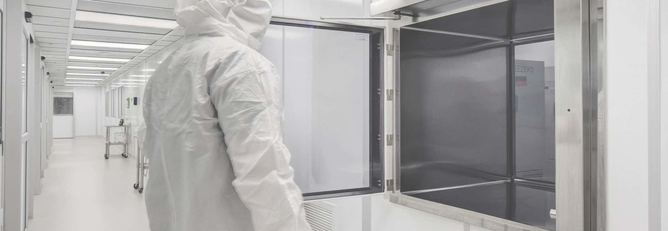 Clean Room Suppliers Clean room by Allied Cleanrooms - USP 797, and ISO 4, ISO 5, ISO 6, ISO 7, and IS0 8, cGMP cleanroom manufacturing, soft wall cleanrooms FED-STD-209E and ISO 14644-1, control contamination