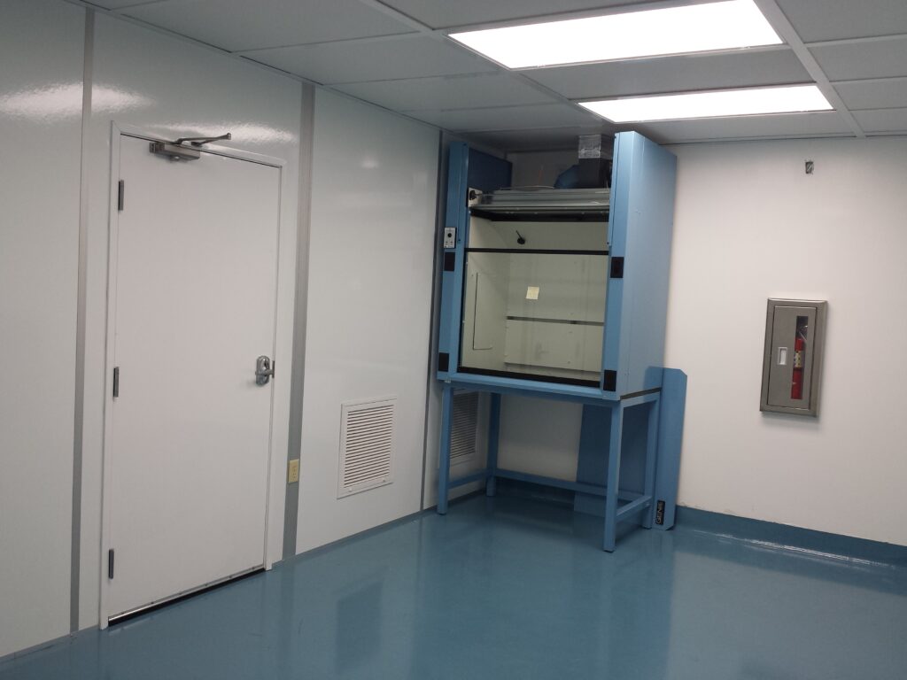 Clean room by Allied Cleanrooms - USP 797, USP 800, and ISO 4, ISO 5, ISO 6, ISO 7, and IS0 8, cGMP cleanroom manufacturing