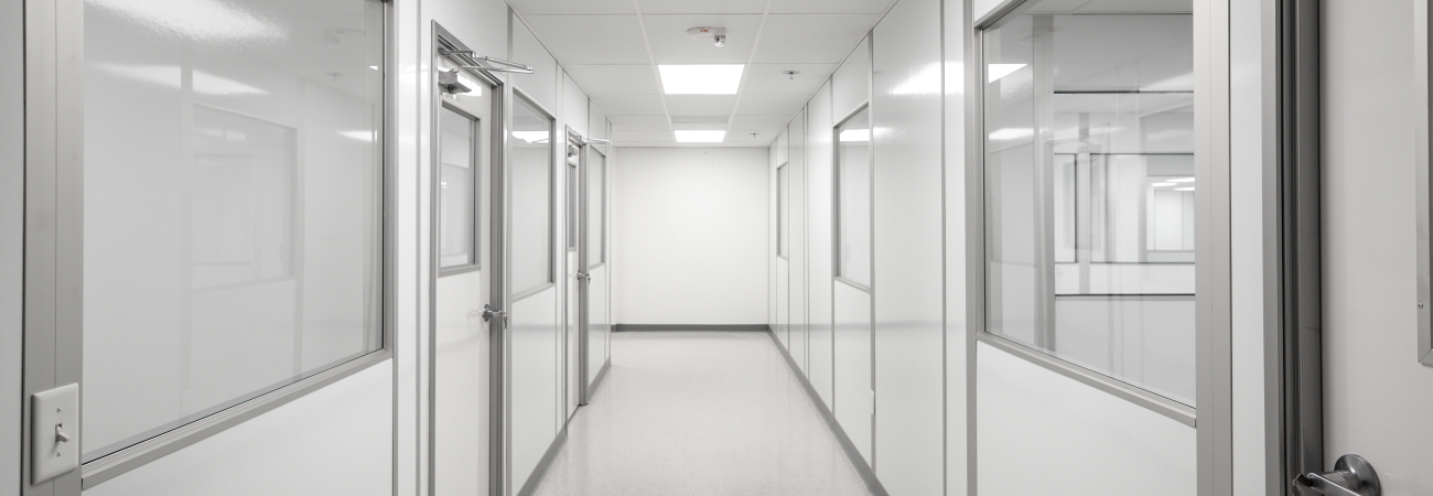 Modular cleanroom hallway built by Allied Cleanrooms, designed for easy maintenance and regular cleanroom cleaning.