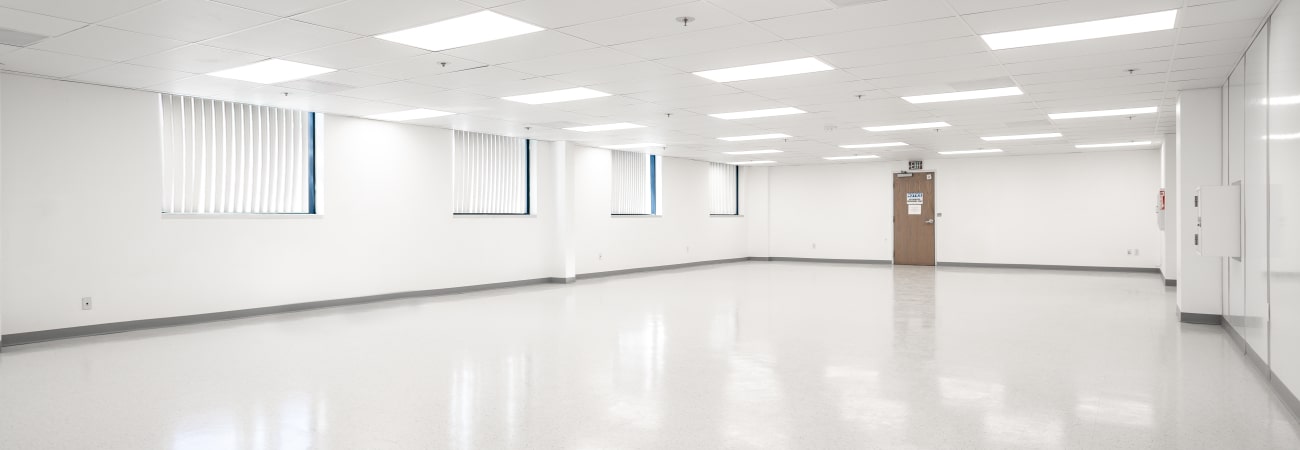 Clean room by Allied Cleanrooms - USP 797, and ISO 4, ISO 5, ISO 6, ISO 7, and IS0 8, cGMP cleanroom manufacturing, soft wall cleanrooms