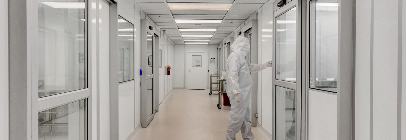 Clean room by Allied Cleanrooms - USP 797, and ISO 4, ISO 5, ISO 6, ISO 7, and IS0 8, cGMP cleanroom manufacturing, soft wall cleanrooms FED-STD-209E and ISO 14644-1, control contamination