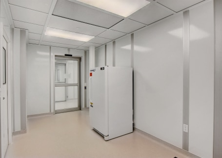 Clean room by Allied Cleanrooms - USP 797, and ISO 4, ISO 5, ISO 6, ISO 7, and IS0 8, cGMP cleanroom manufacturing, soft wall cleanrooms FED-STD-209E and ISO 14644-1, control contamination
