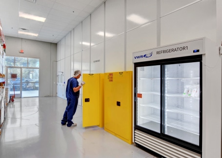 Clean room by Allied Cleanrooms - USP 797, and ISO 4, ISO 5, ISO 6, ISO 7, and IS0 8, cGMP cleanroom manufacturing, soft wall cleanrooms FED-STD-209E and ISO 14644-1, control contamination